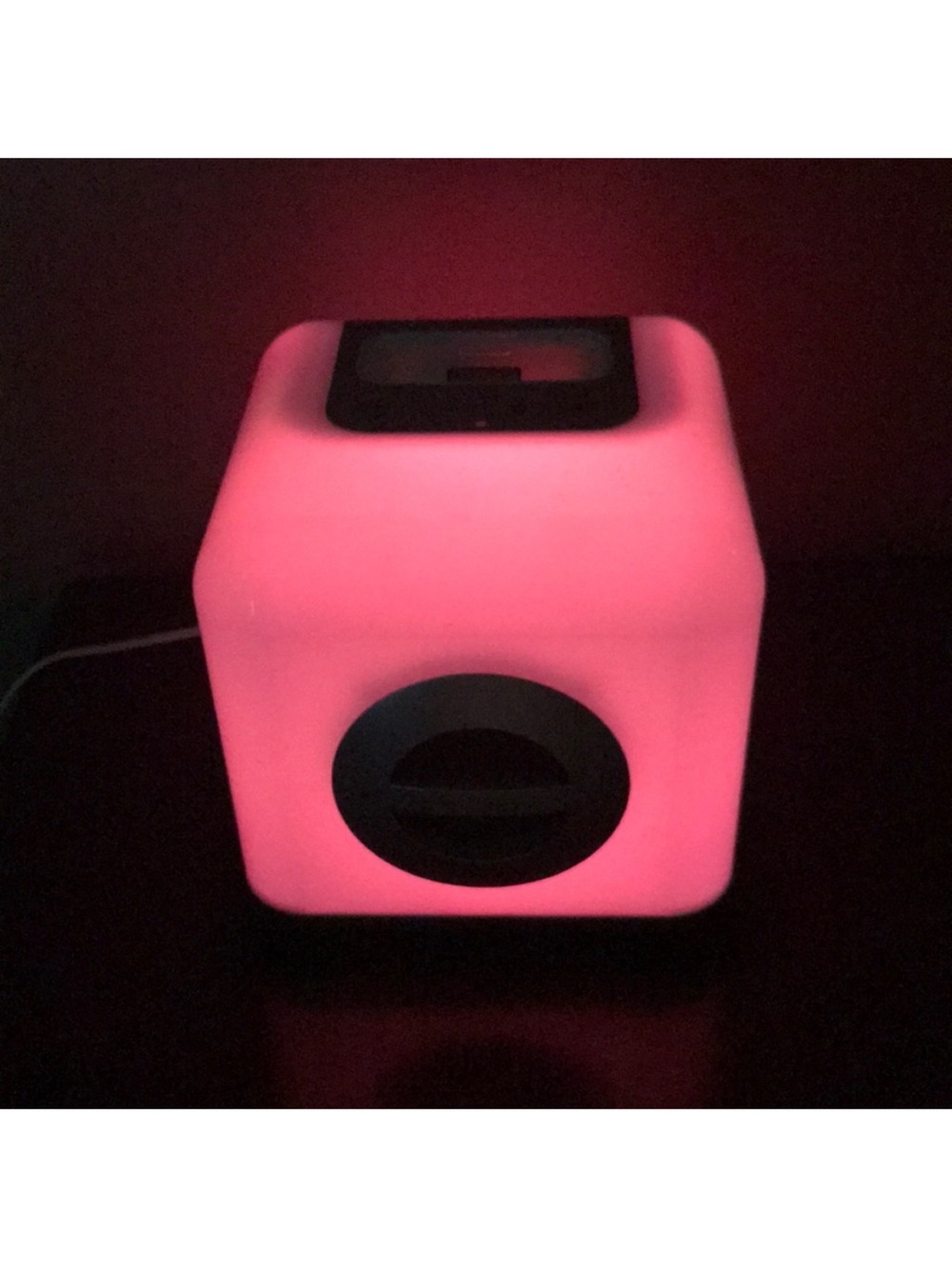 Color changing iPod dock player - Picture 5 of 7